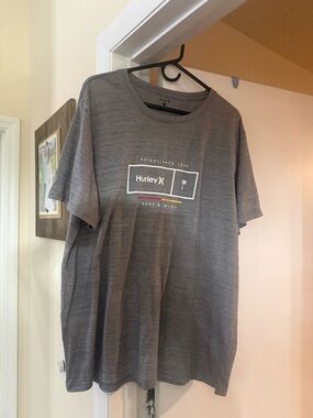 Hurley Men’s Heather Gray Logo Tee - Short Sleeve